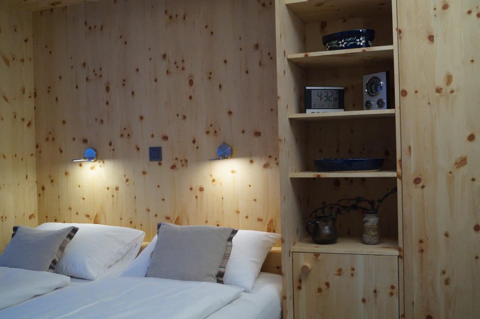 Bed, Living room, Decorative detail