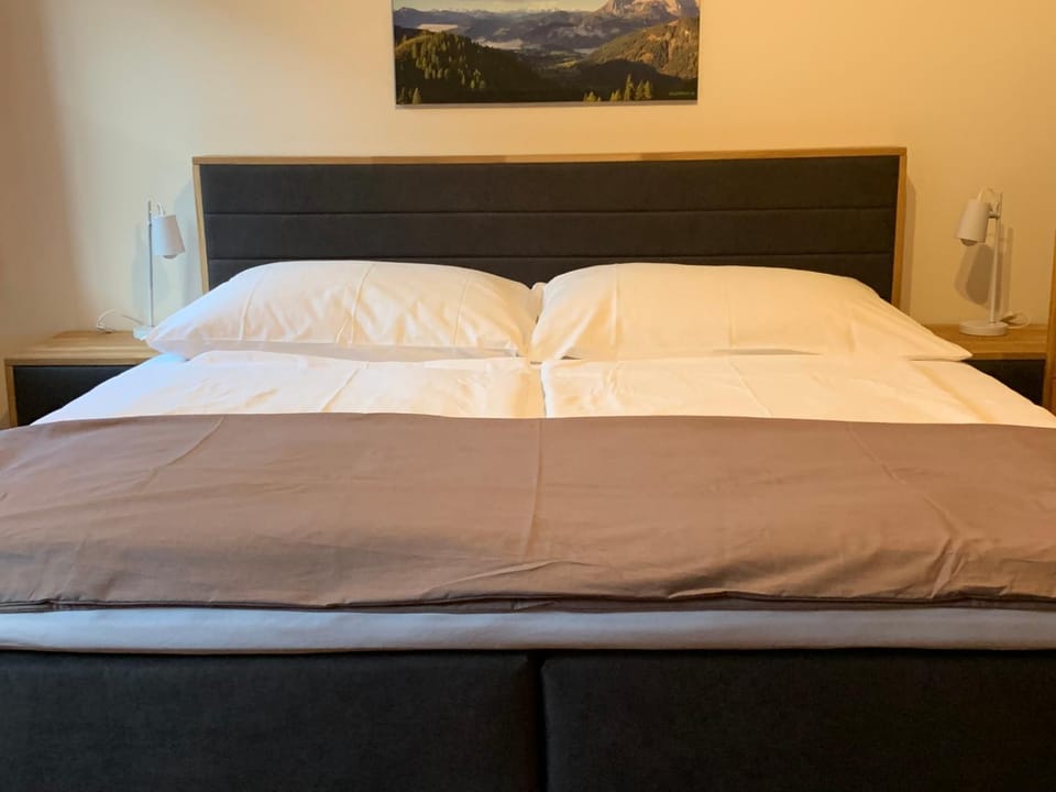Bed, Photo of the whole room, Bedroom, furniture