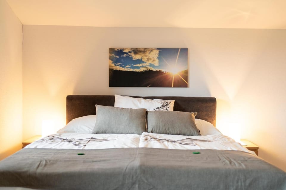 Property logo or sign, Balcony/Terrace, Photo of the whole room, Logo/Certificate/Sign, Bedroom, Garden view, Area and facilities, young children, older children, room service, towels