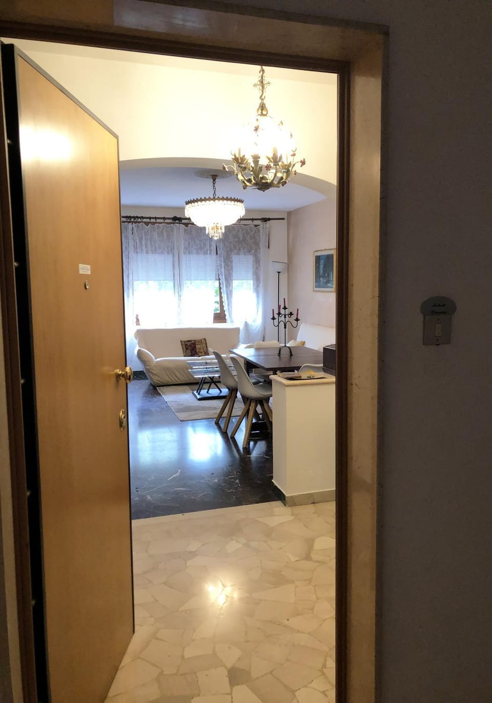 Living room, Seating area, Lunch