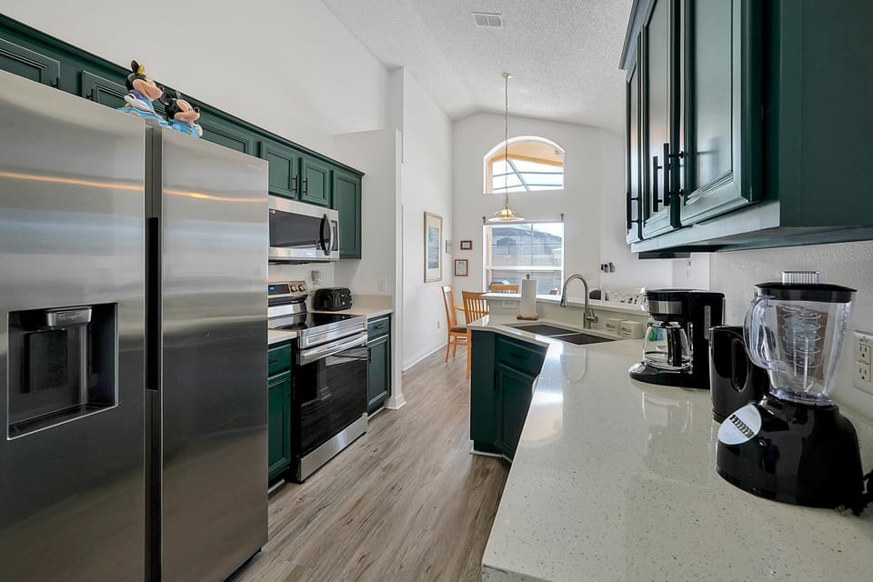 Photo of the whole room, dishwasher, minibar, pet friendly, stove, kitchen
