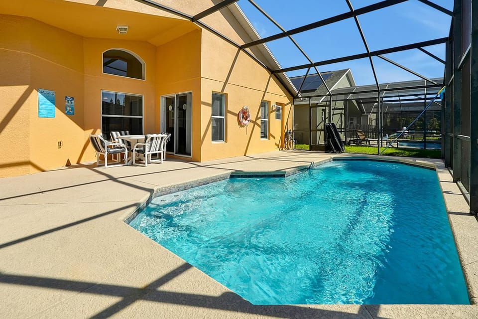 Patio, Pool view, Swimming pool, sunbed