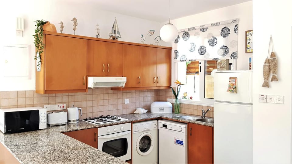 Kitchen or kitchenette, dishwasher, minibar, pet friendly, stove, toaster, washing machine