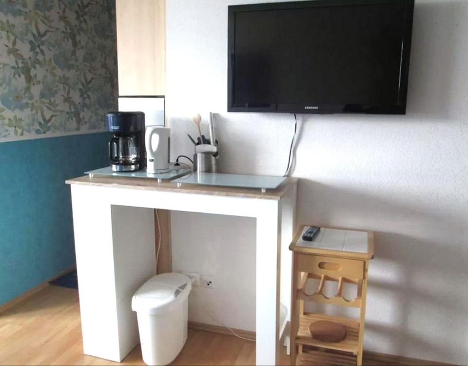 Communal lounge/ TV room, TV and multimedia, Coffee/tea facilities, Kitchen or kitchenette