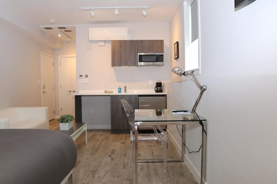Bed, TV and multimedia, Kitchen or kitchenette, Bedroom