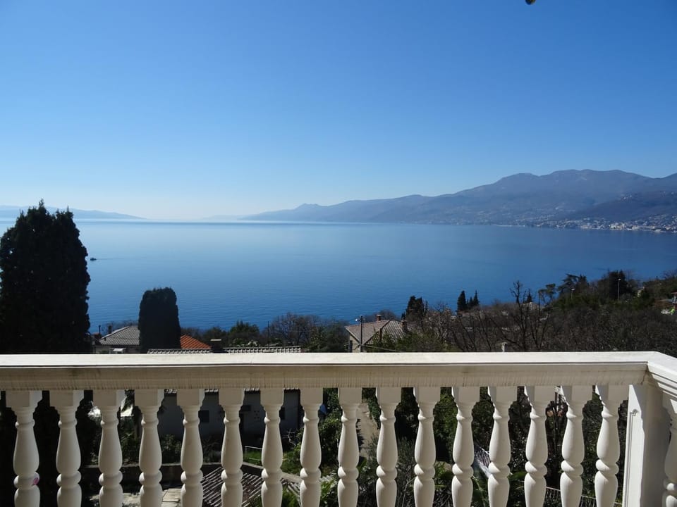 Spring, Day, Mountain view, Sea view