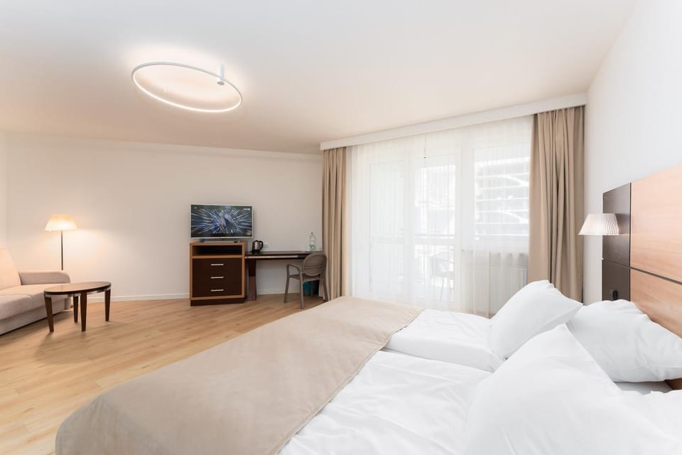 Apartament hotelowy delux w Kołobrzegu ul Kościuszki 16 Przyjazny dla osób na wózkach Pobyt 7 nocy 10 procent rabatu 4 noce 5 procent rabatu Apartment in West Pomeranian Voivodeship, Poland