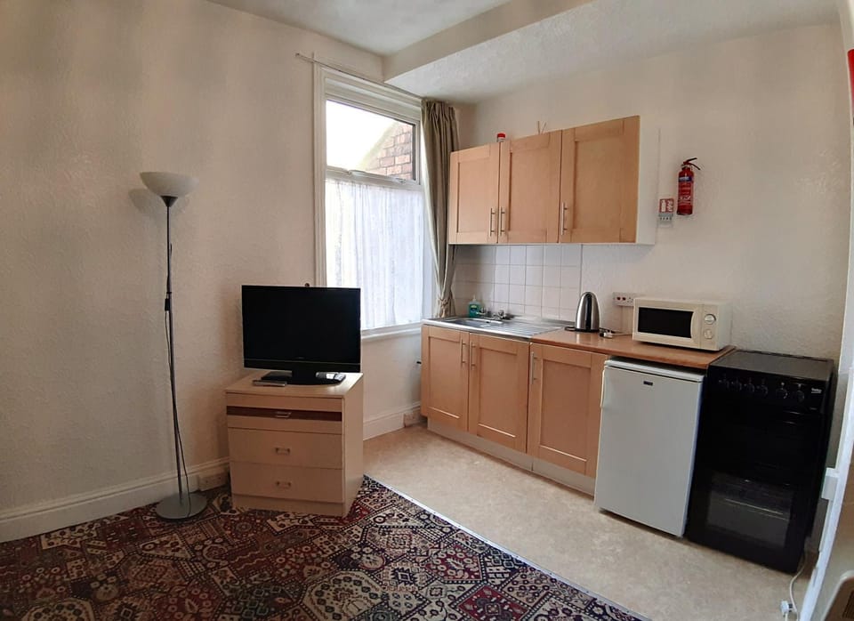 Kitchen or kitchenette, Living room, Dining area, Bedroom