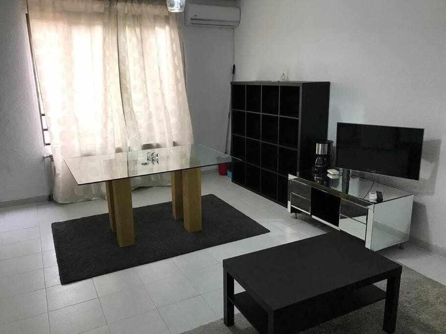 Communal lounge/ TV room, TV and multimedia, air conditioner