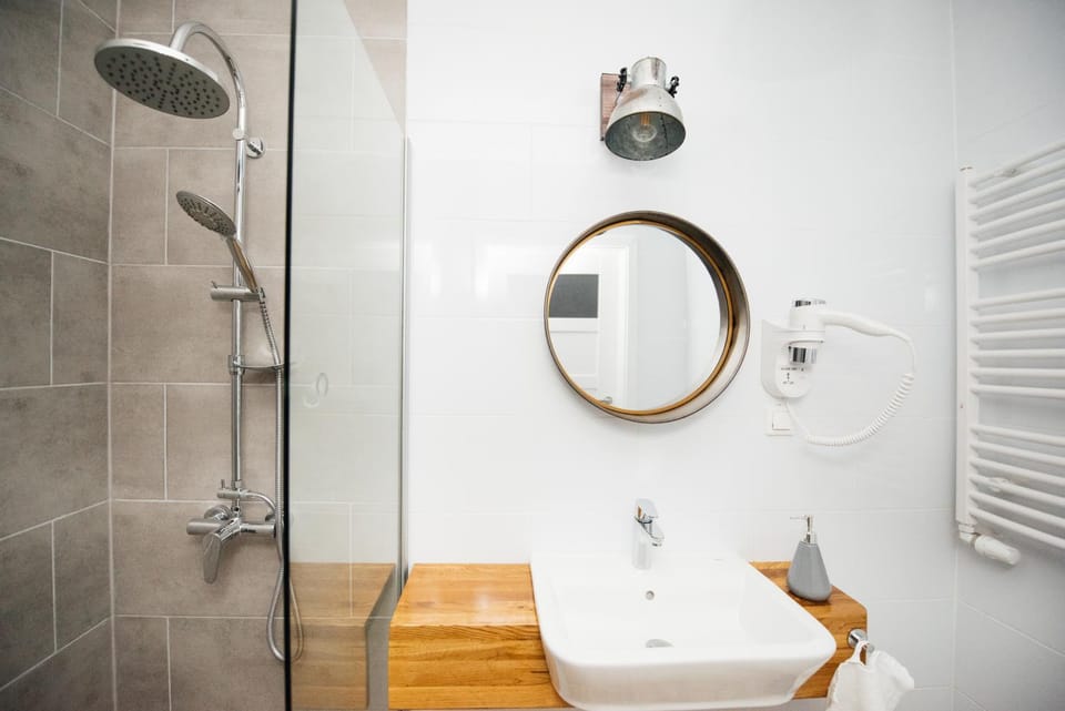 Bathroom, Decorative detail