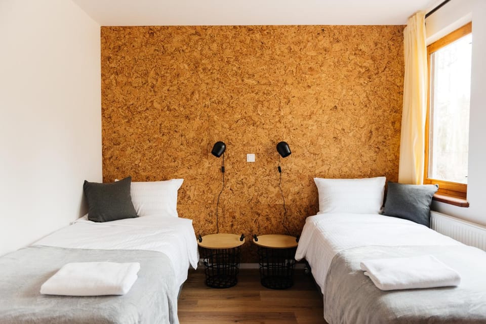 Bed, Photo of the whole room, Decorative detail, Bedroom, Garden view