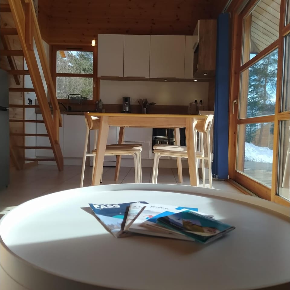 Kitchen or kitchenette, Seating area, Dining area, kitchen