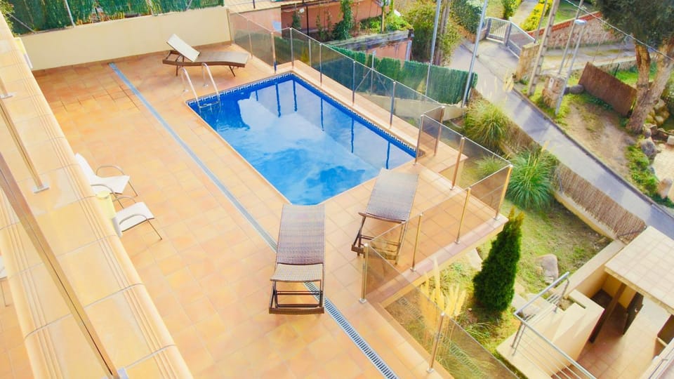 View (from property/room), Swimming pool, furniture, sunbed