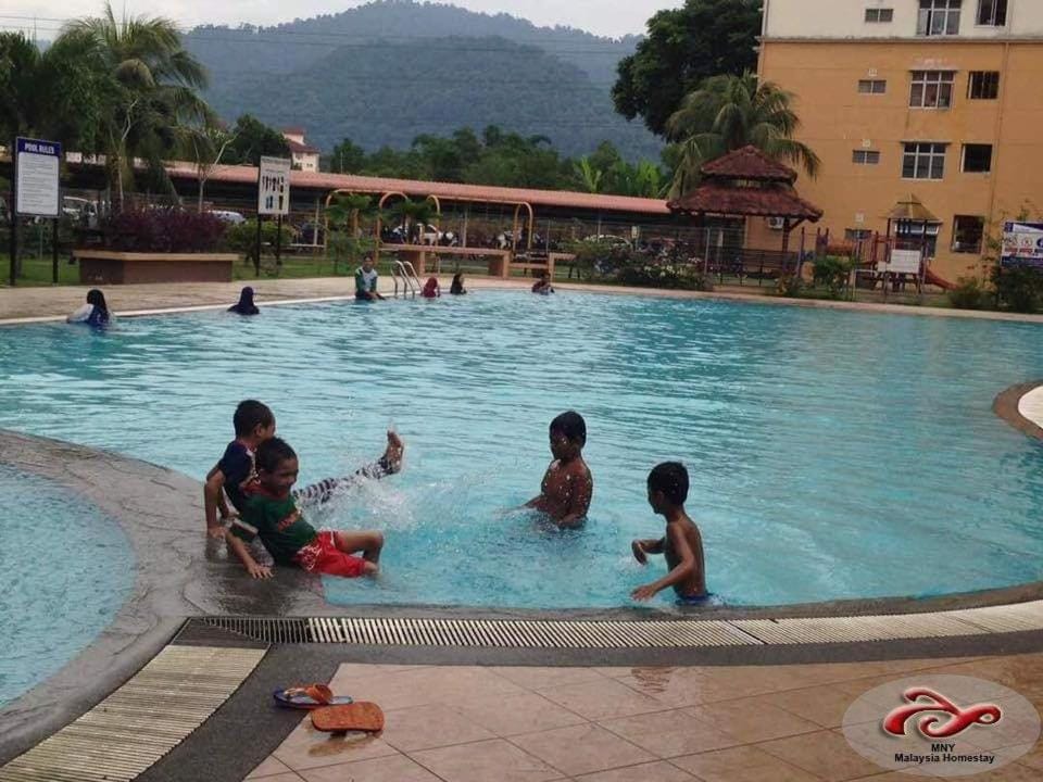 Homestay Mantin Selesa, Unit at Ground floor & In front swimming pool Apartment in Negeri Sembilan, Malaysia