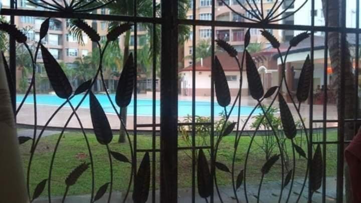 Homestay Mantin Selesa, Unit at Ground floor & In front swimming pool Apartment in Negeri Sembilan, Malaysia