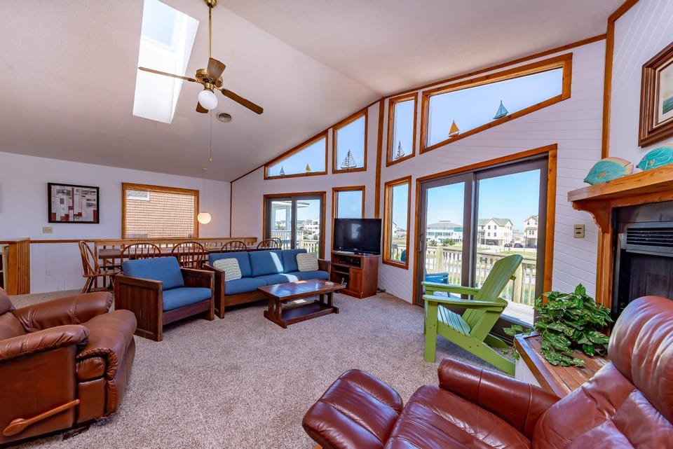 Simply Perfect - S Nags Head MP 19.5, 120 Yds to Beach, Ocean View, Community Pool, Tennis, Sunrises, Sunsets House in Nags Head