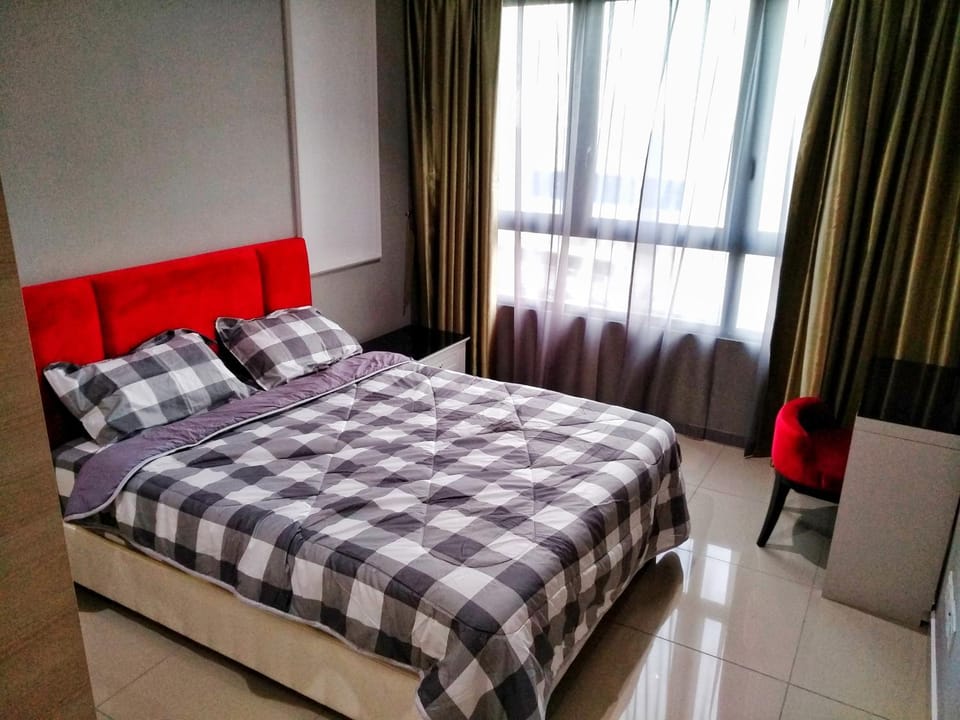 Happy Holiday,I-Soho, I-City, Shah Alam ,Free Wifi & Parking Apartment in Selangor, Malaysia