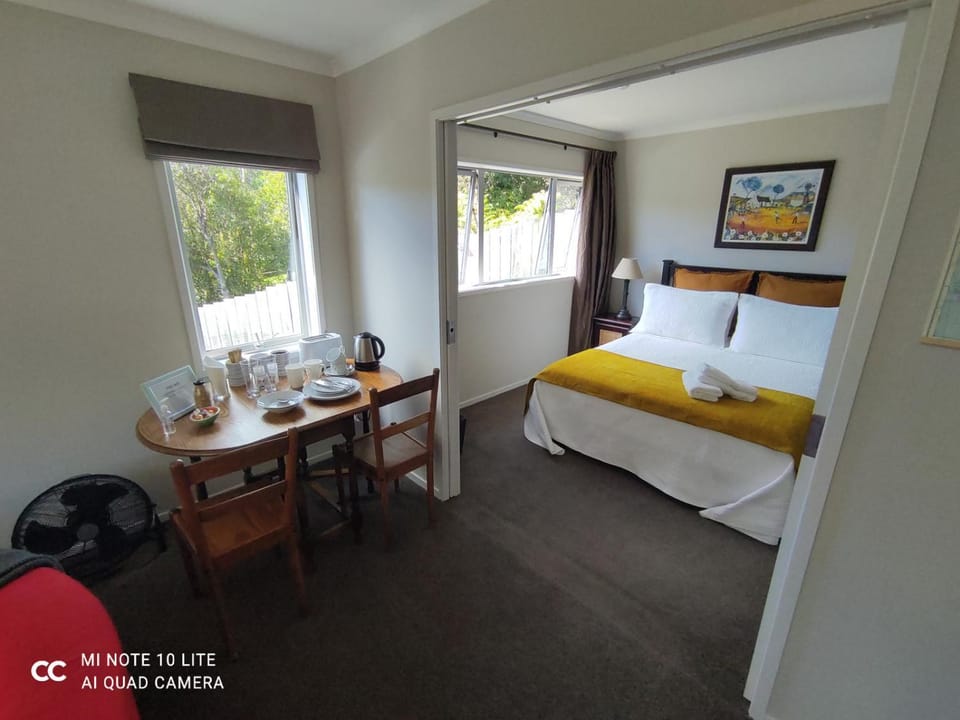 Castor Bay Homestay Bed and Breakfast in Auckland