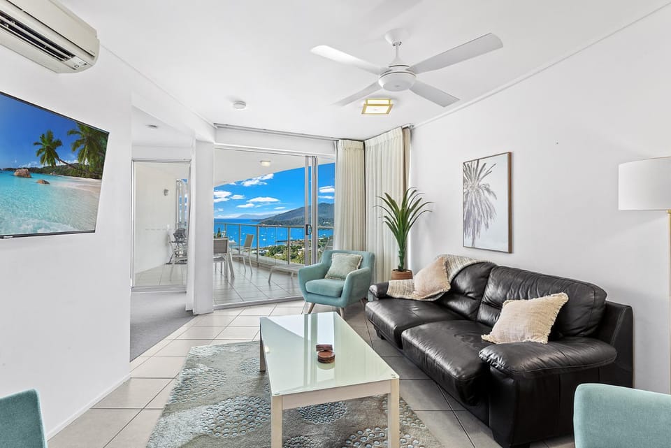 TV and multimedia, Living room, Sea view