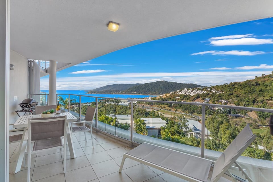 BBQ facilities, Balcony/Terrace, Dining area, Sea view