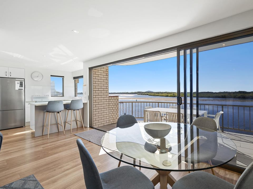 View (from property/room), Dining area, River view