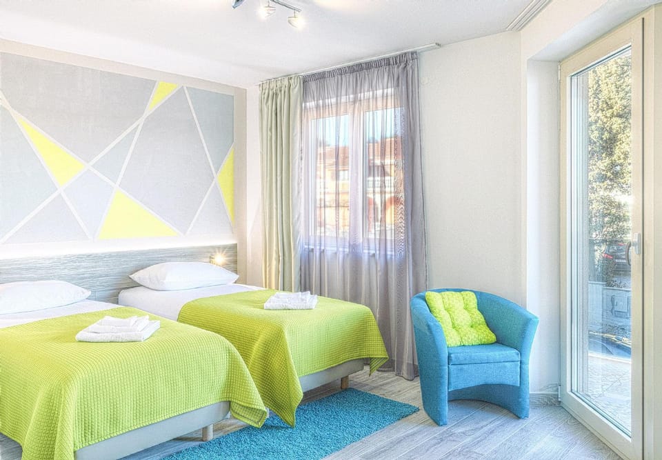 Spring, Bed, Winter, Summer, Bedroom, Autumn, Sunrise