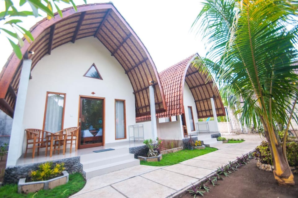 Patio, Facade/entrance, Garden view