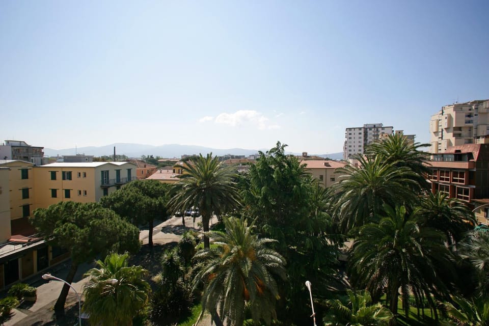 Neighbourhood, City view, Garden view, Sea view, Street view