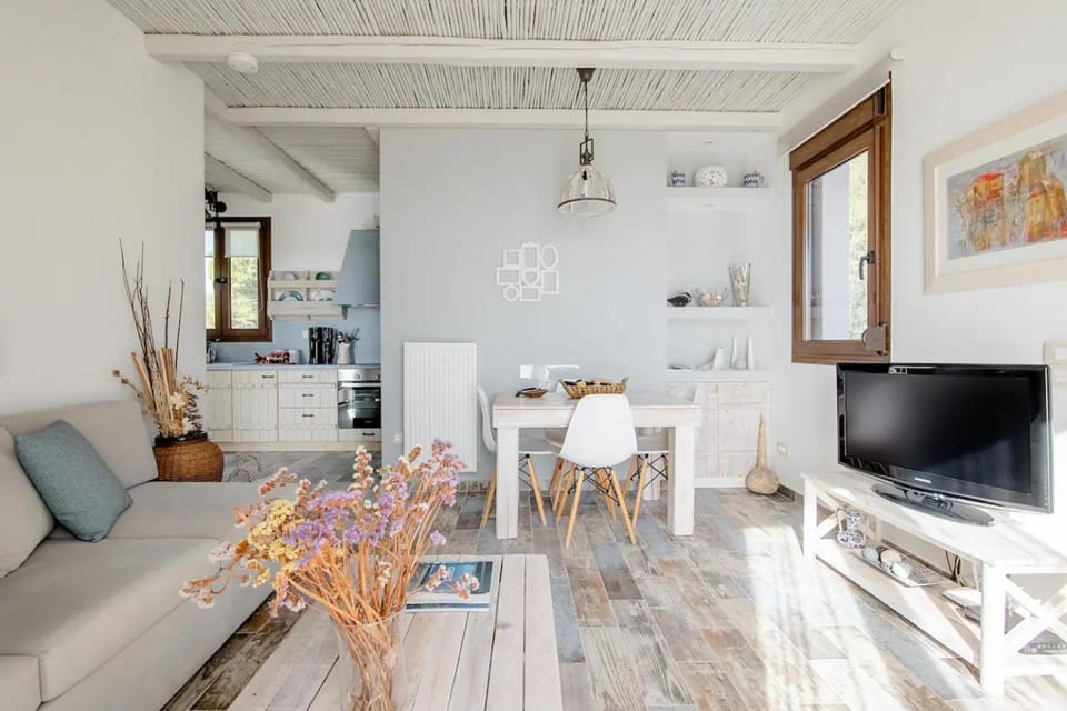 TV and multimedia, Living room, Dining area, kitchen
