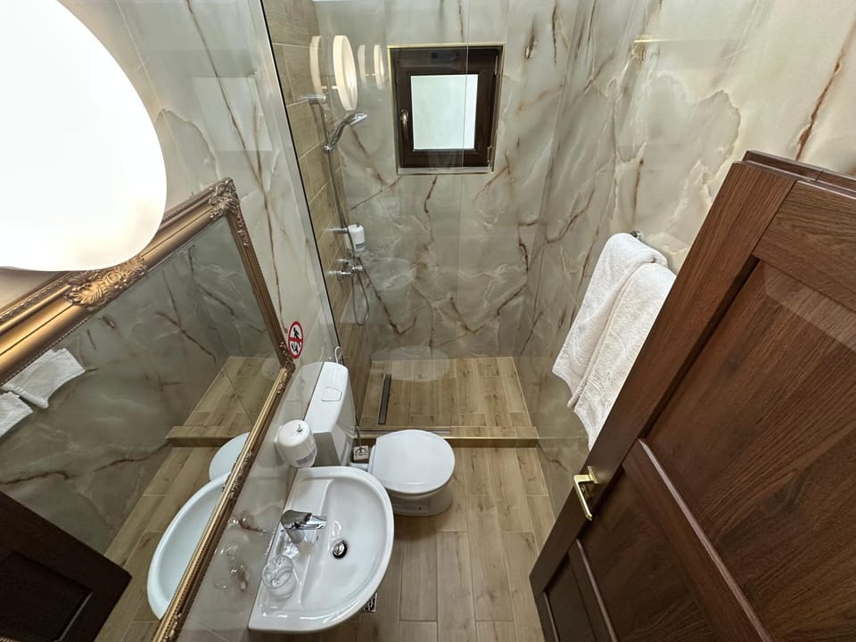 Shower, Bathroom, bidet, towels