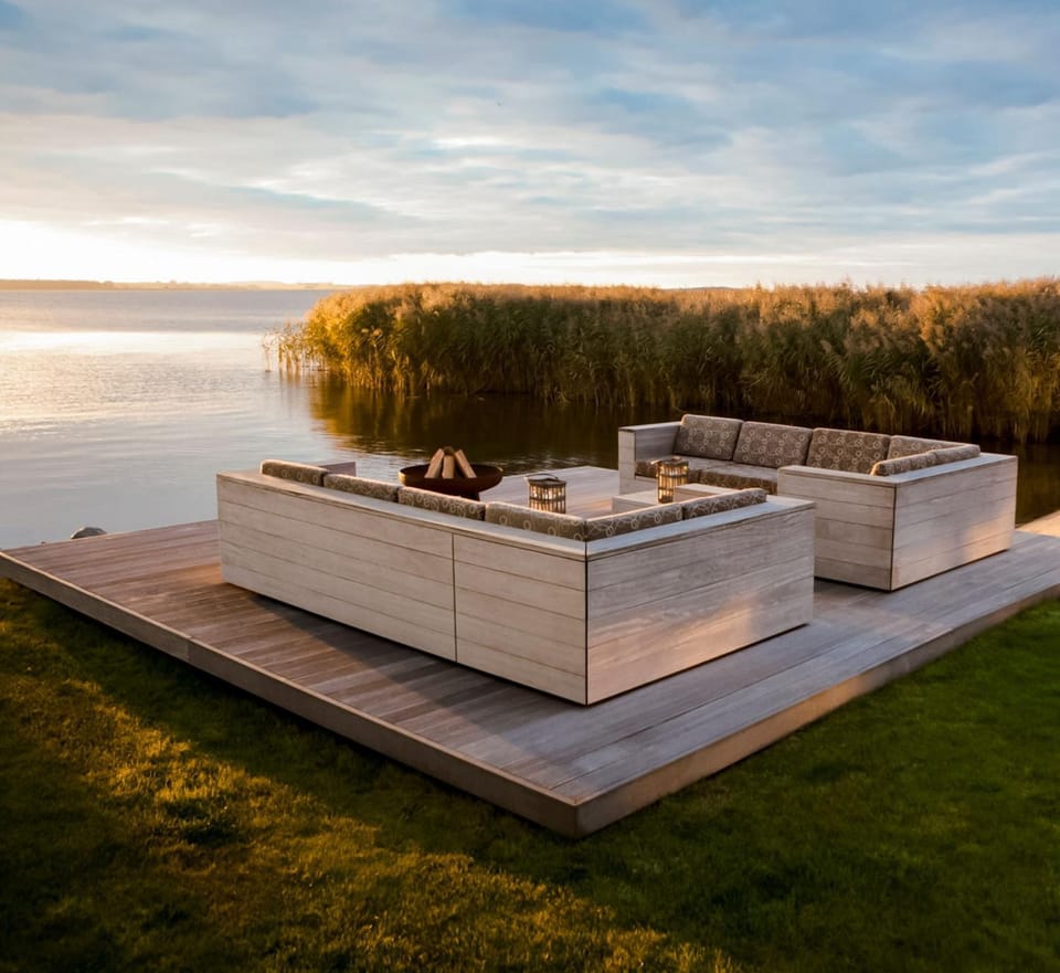 View (from property/room), Seating area, Lake view