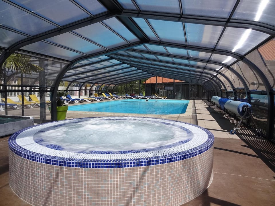 Camping le Rouge Gorge **** 10' Puy du Fou Campground/ 
RV Resort in Pays de la Loire