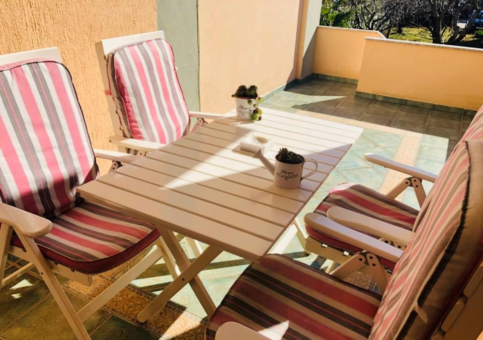 Patio, Garden, Balcony/Terrace, Seating area, Garden view