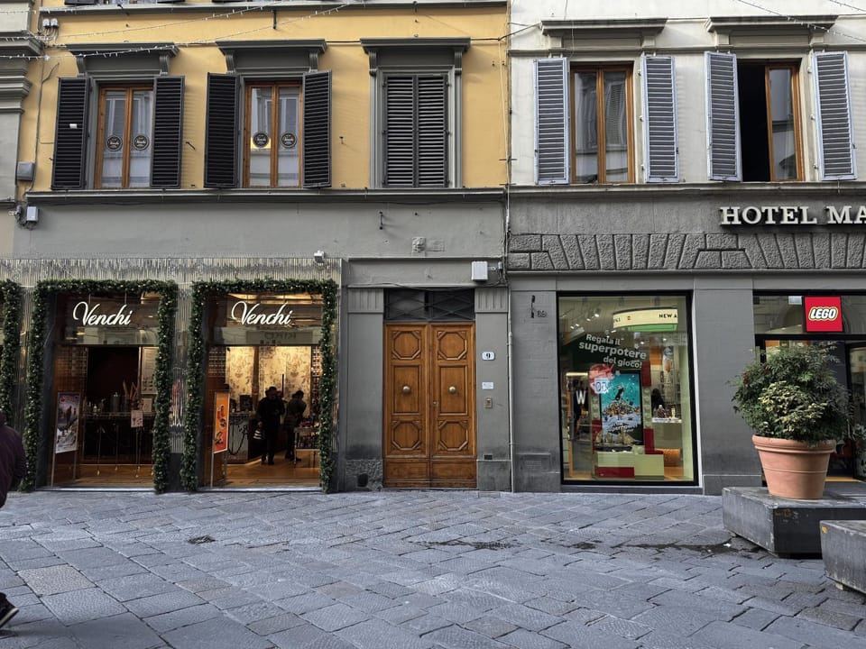 Property building, Facade/entrance