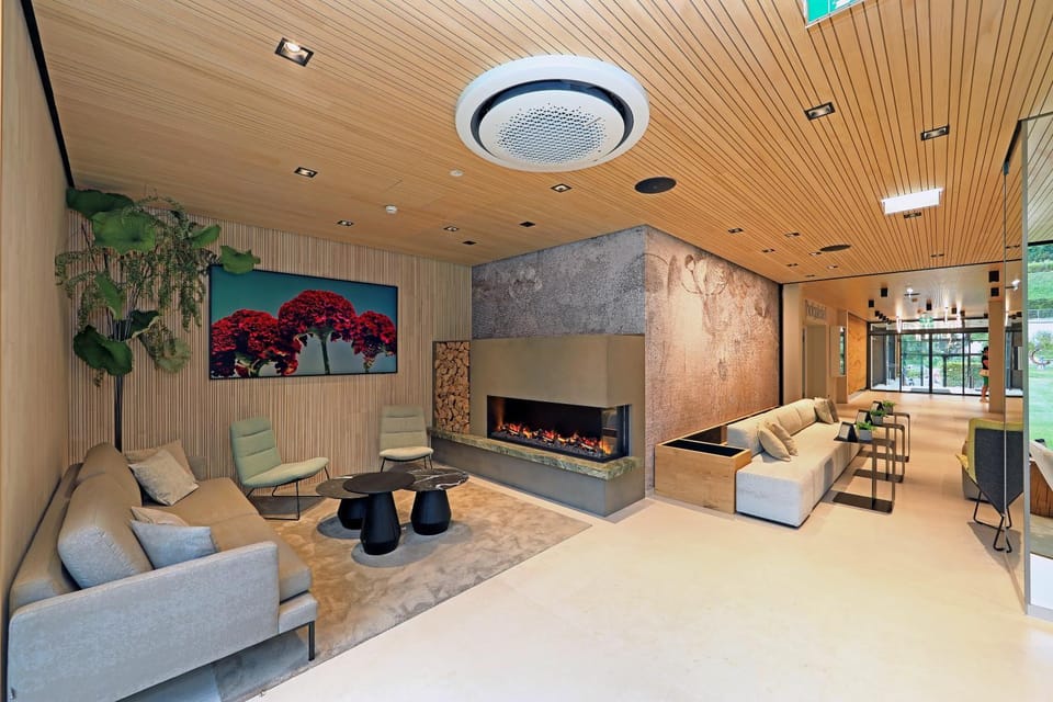 Lobby or reception, fireplace