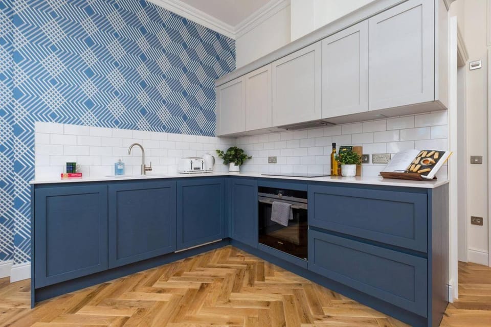 Kitchen or kitchenette, Communal kitchen