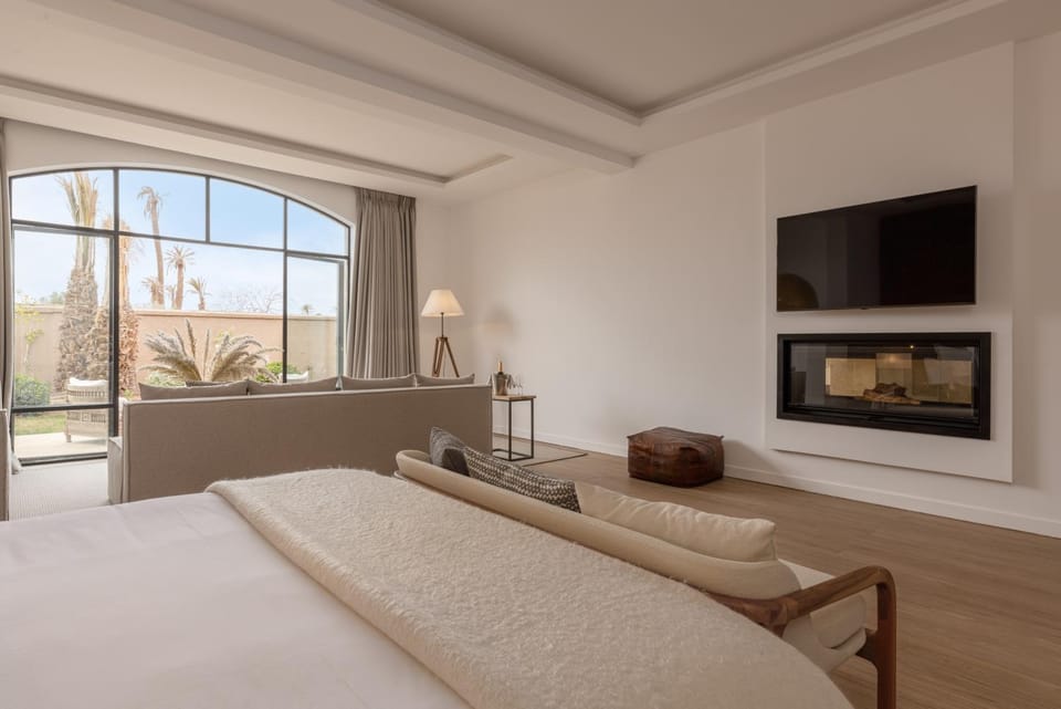 Communal lounge/ TV room, Bed, TV and multimedia, Living room, Photo of the whole room, Bedroom