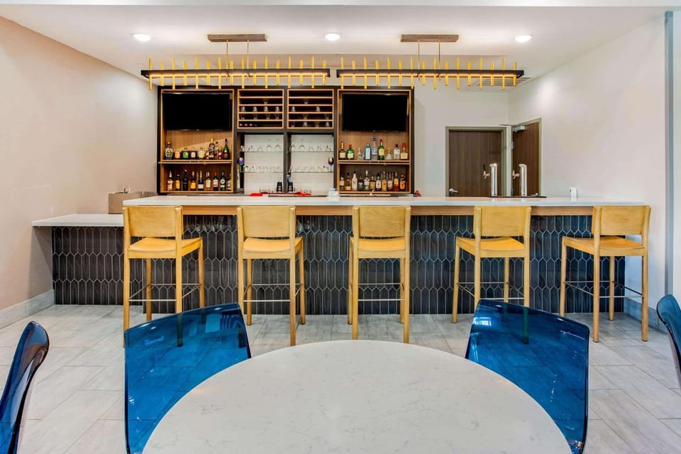 Lounge or bar, On site