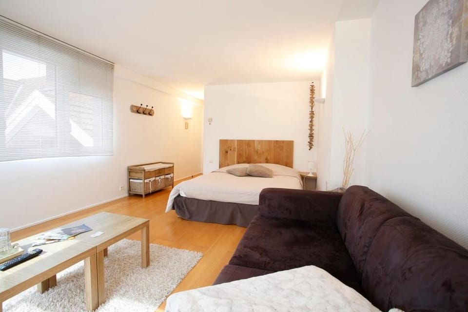 Bedroom, Garden view, Family