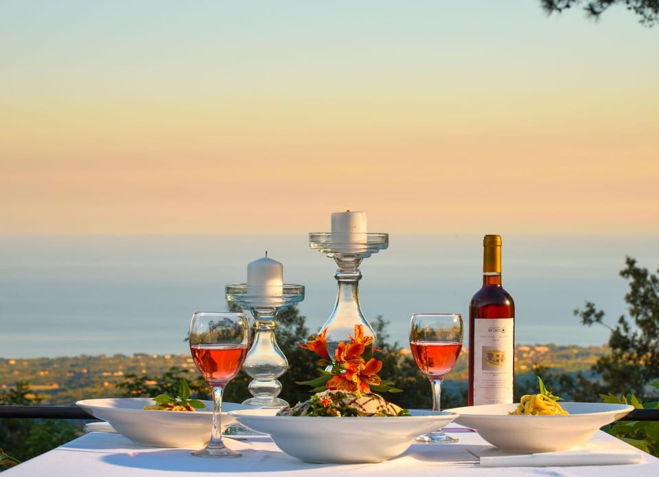 Day, Natural landscape, Food and drinks, Food, Sea view, Drinks, Alcoholic drinks
