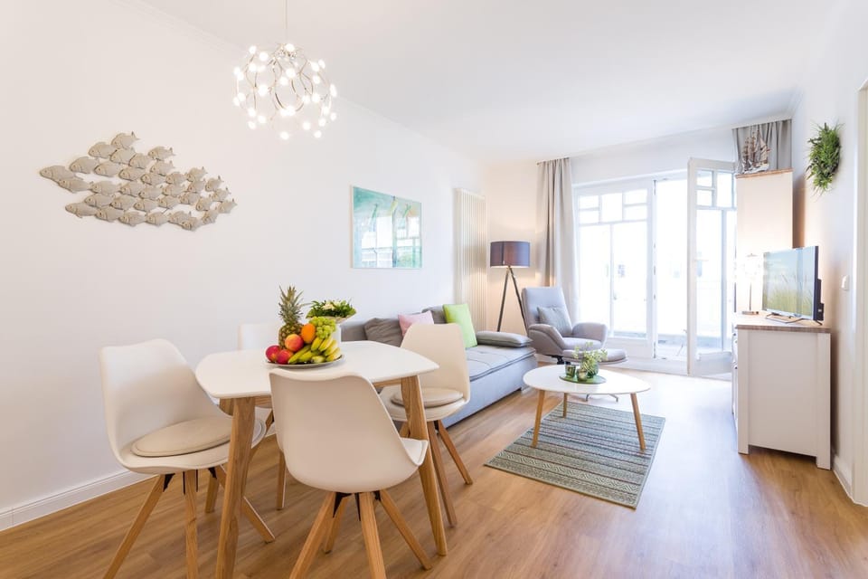 Living room, Photo of the whole room