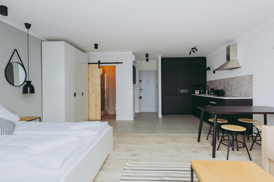 Bed, Kitchen or kitchenette, Living room, Seating area, Dining area, Family