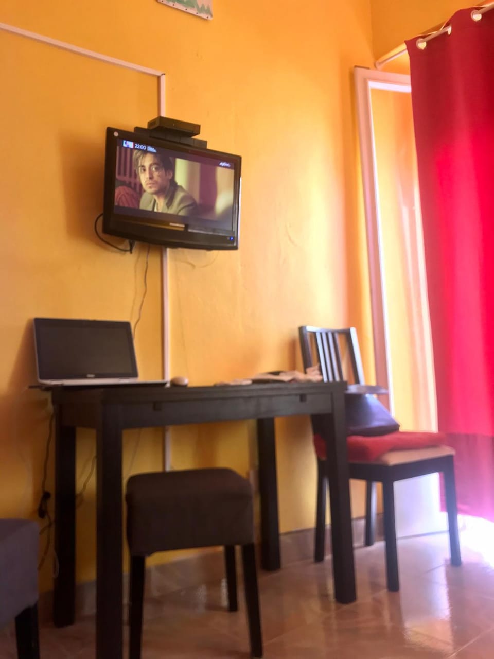 Communal lounge/ TV room, TV and multimedia, Living room, Seating area, Dining area