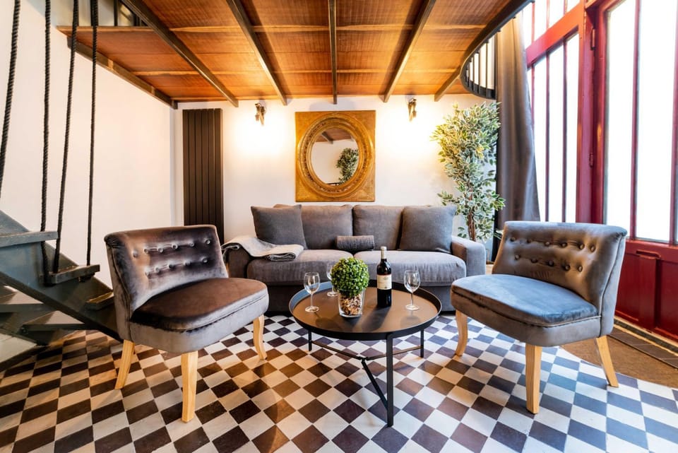 Architect's Triplex - Haut Marais Apartment in Paris