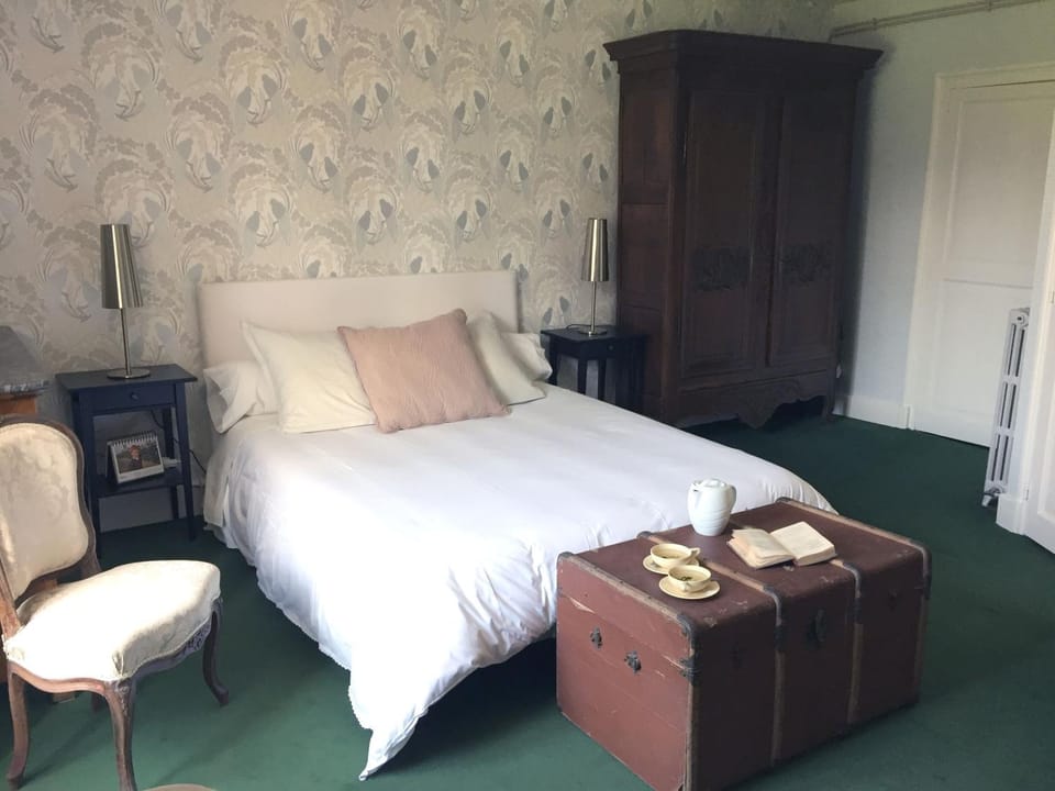 Toilet, Bed, Garden, Library, Bathroom, TV and multimedia, Coffee/tea facilities, Photo of the whole room, Seating area, Bedroom, Continental breakfast, Non alcoholic drinks