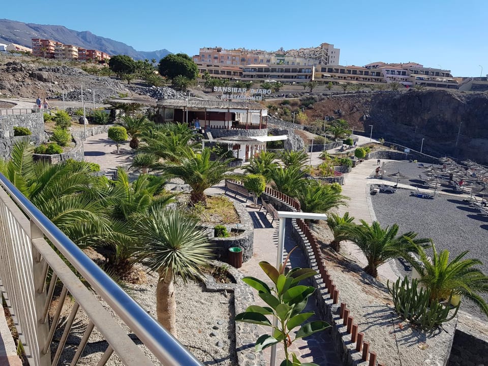 Property building, Off site, Day, Neighbourhood, Natural landscape, Bird's eye view, Other, Beach, City view, Mountain view, Sea view, Street view, Location