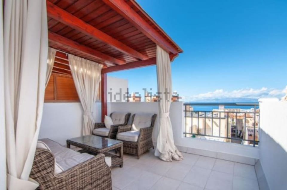 Day, Natural landscape, View (from property/room), Balcony/Terrace, Seating area, Mountain view, Sea view