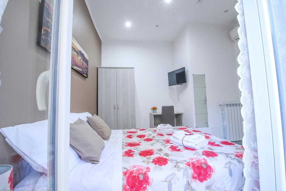 Il vicoletto di Santa Lucia Bed and Breakfast in Naples