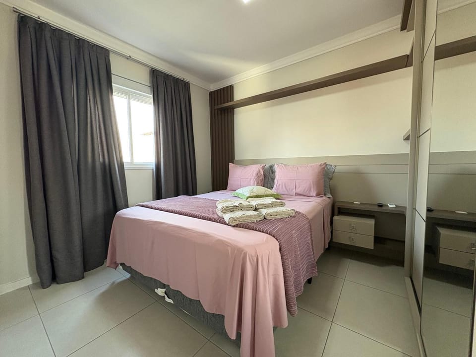 Bed, Photo of the whole room, Bedroom, heating, locker, towels, wardrobe, air conditioner
