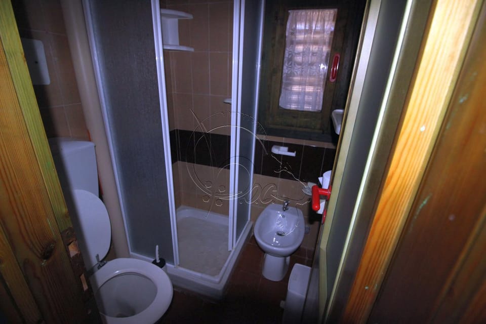 Shower, Toilet, Bathroom, On site